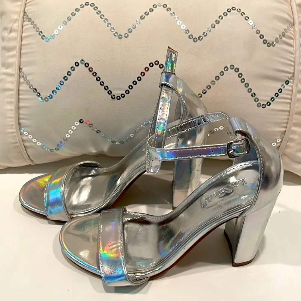 NEW Lov Mark iridescent Silver Heeled Sandal Size 6